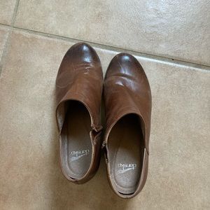 Dansko Raina booties in Chestnut. Size 37 (7 US).